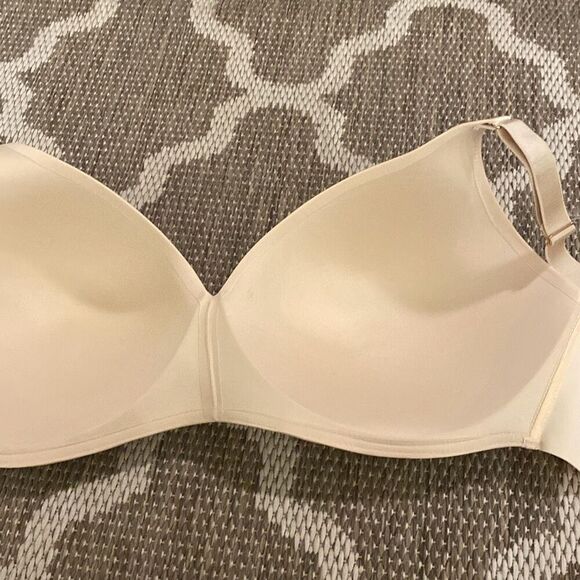Soma bra vanishing 360 wireless bra size 38DDD - Picture 3 of 5